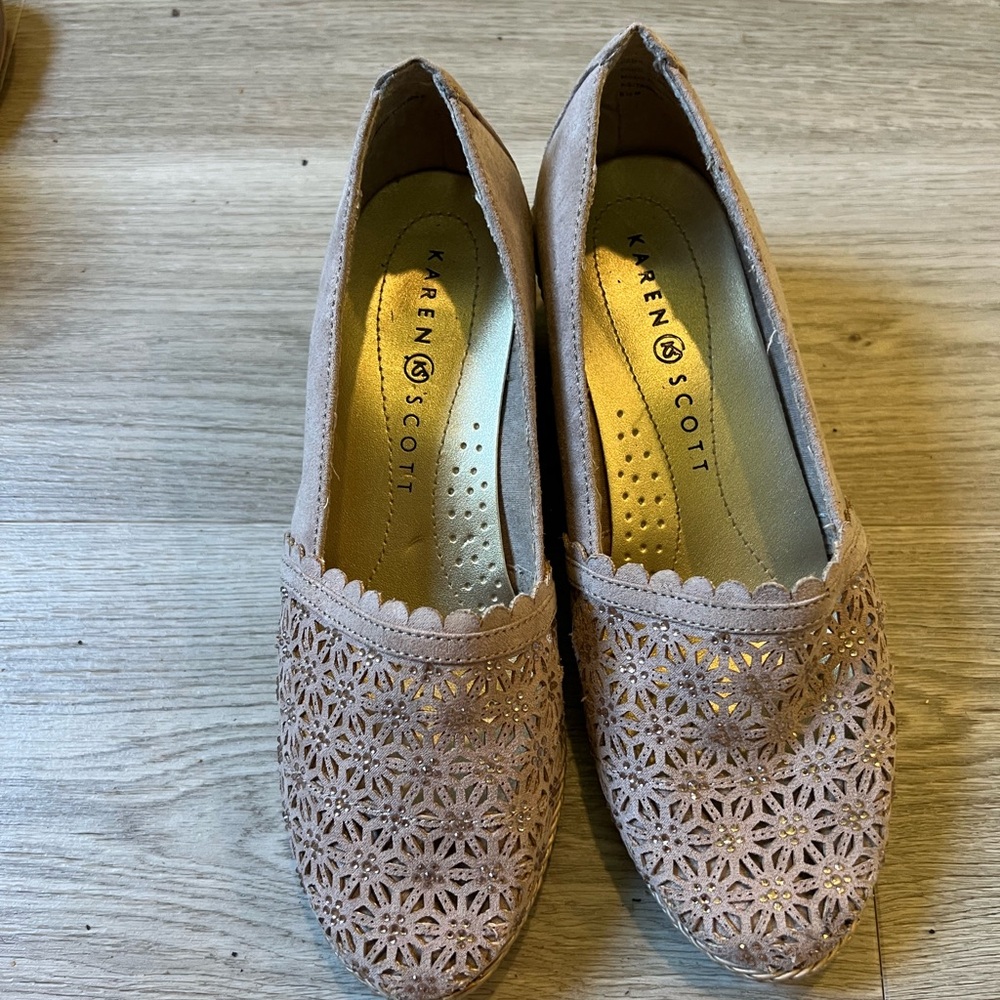 Karen Scott Women's Tan Loafers